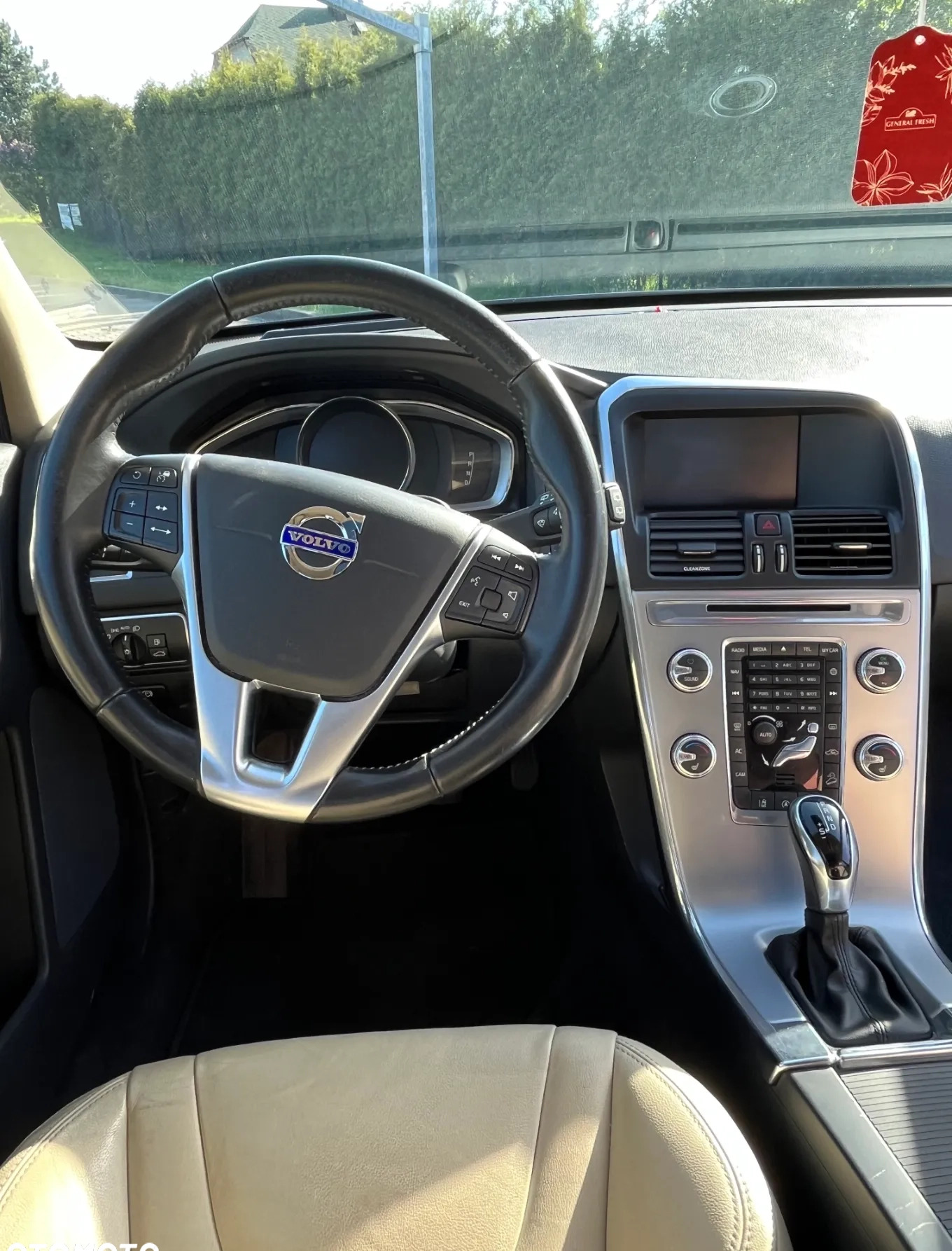 Volvo XC 60 cena 79000 przebieg: 206000, rok produkcji 2017 z Rybnik małe 466